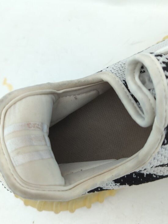Size 12.5 - adidas Yeezy Boost 350 V2 Low Zebra main image 8